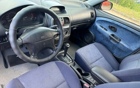 Mitsubishi Carisma I, 2002 год, 360 000 рублей, 10 фотография