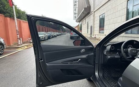 Hyundai Elantra, 2023 год, 1 550 000 рублей, 5 фотография