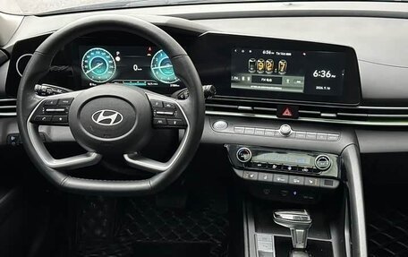 Hyundai Elantra, 2023 год, 1 550 000 рублей, 8 фотография