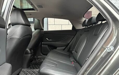 Hyundai Elantra, 2023 год, 1 550 000 рублей, 15 фотография
