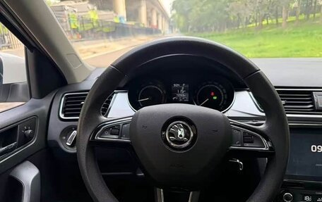 Skoda Rapid II, 2023 год, 1 423 000 рублей, 8 фотография