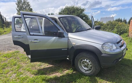 Chevrolet Niva I рестайлинг, 2013 год, 570 000 рублей, 4 фотография