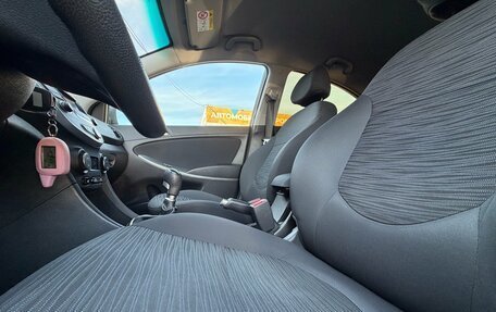 Hyundai Solaris II рестайлинг, 2016 год, 900 000 рублей, 14 фотография