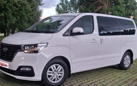Hyundai H-1 II рестайлинг, 2019 год, 2 950 000 рублей, 1 фотография