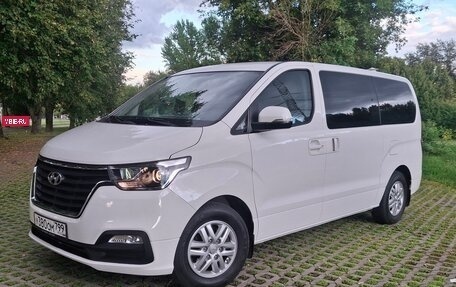 Hyundai H-1 II рестайлинг, 2019 год, 2 950 000 рублей, 3 фотография