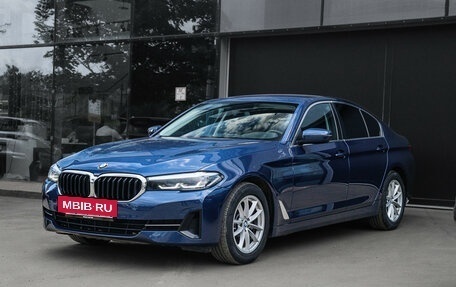 BMW 5 серия, 2021 год, 3 990 000 рублей, 2 фотография