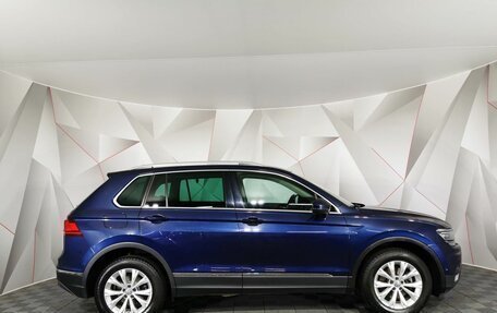 Volkswagen Tiguan II, 2018 год, 1 995 000 рублей, 6 фотография