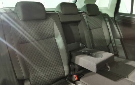 Volkswagen Tiguan II, 2018 год, 1 995 000 рублей, 16 фотография