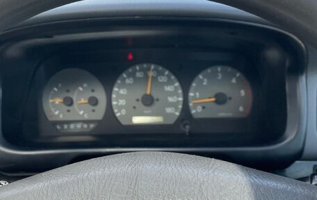 Toyota Regius, 2001 год, 960 000 рублей, 8 фотография