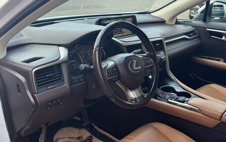 Lexus RX IV рестайлинг, 2017 год, 5 500 000 рублей, 10 фотография
