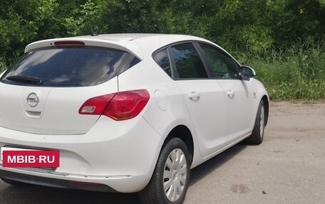 Opel Astra J, 2014 год, 640 000 рублей, 3 фотография