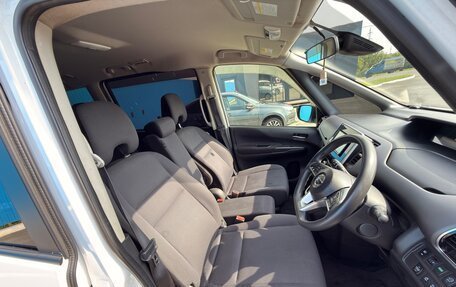 Nissan Serena IV, 2017 год, 1 850 000 рублей, 18 фотография