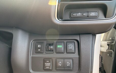 Nissan Serena IV, 2017 год, 1 850 000 рублей, 22 фотография