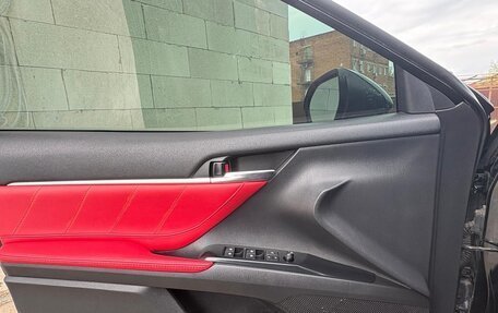Toyota Camry, 2019 год, 2 400 000 рублей, 13 фотография
