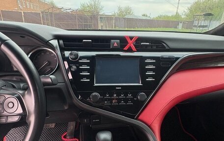 Toyota Camry, 2019 год, 2 400 000 рублей, 14 фотография