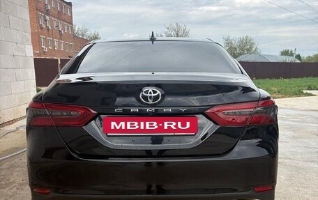 Toyota Camry, 2019 год, 2 400 000 рублей, 10 фотография
