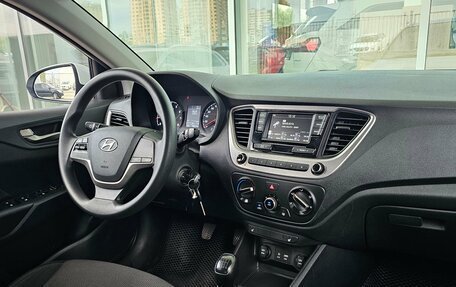 Hyundai Solaris II рестайлинг, 2018 год, 1 299 000 рублей, 5 фотография
