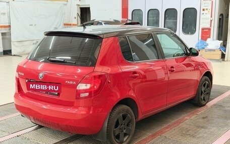 Skoda Fabia II, 2013 год, 860 000 рублей, 2 фотография