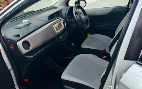 Toyota Vitz, 2013 год, 650 000 рублей, 5 фотография