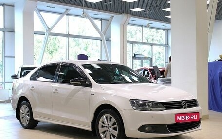 Volkswagen Jetta VI, 2013 год, 880 000 рублей, 3 фотография
