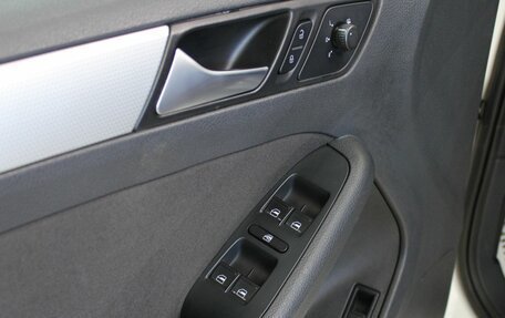 Volkswagen Jetta VI, 2013 год, 880 000 рублей, 11 фотография