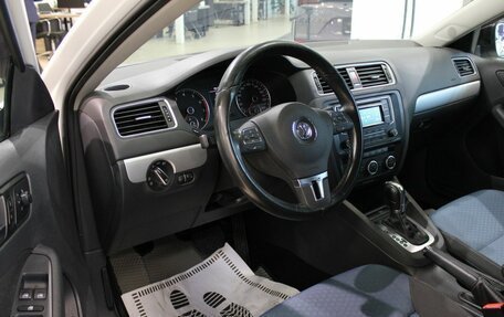Volkswagen Jetta VI, 2013 год, 880 000 рублей, 13 фотография
