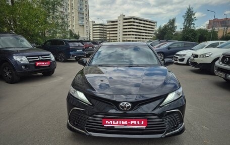 Toyota Camry, 2021 год, 3 450 000 рублей, 1 фотография