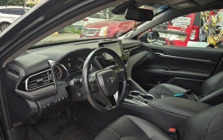 Toyota Camry, 2021 год, 3 450 000 рублей, 10 фотография