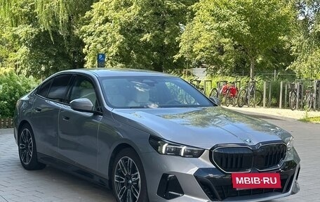 BMW 5 серия, 2025 год, 7 490 000 рублей, 2 фотография