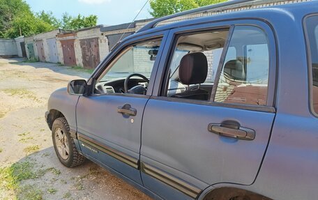 Chevrolet Tracker II, 2000 год, 500 000 рублей, 3 фотография
