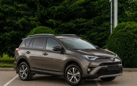 Toyota RAV4, 2019 год, 2 125 000 рублей, 3 фотография