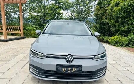 Volkswagen Golf VIII, 2023 год, 1 650 000 рублей, 2 фотография
