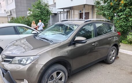 Toyota RAV4, 2015 год, 2 650 000 рублей, 2 фотография