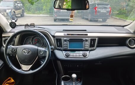 Toyota RAV4, 2015 год, 2 650 000 рублей, 11 фотография