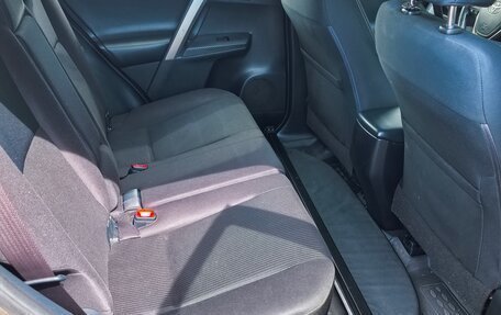 Toyota RAV4, 2015 год, 2 650 000 рублей, 14 фотография