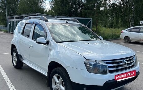 Renault Duster I рестайлинг, 2014 год, 990 000 рублей, 2 фотография