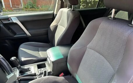 Toyota Land Cruiser Prado 150 рестайлинг 2, 2014 год, 3 000 000 рублей, 6 фотография