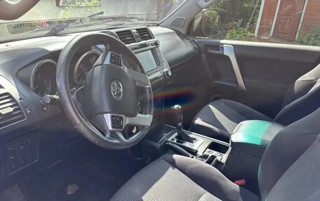 Toyota Land Cruiser Prado 150 рестайлинг 2, 2014 год, 3 000 000 рублей, 5 фотография