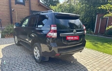 Toyota Land Cruiser Prado 150 рестайлинг 2, 2014 год, 3 000 000 рублей, 11 фотография