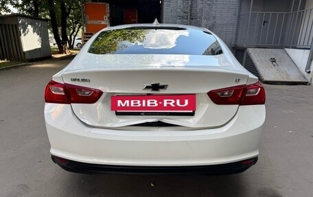 Chevrolet Malibu IX, 2017 год, 810 000 рублей, 6 фотография