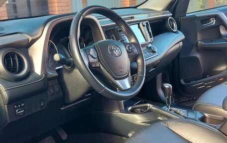 Toyota RAV4, 2017 год, 3 200 000 рублей, 3 фотография
