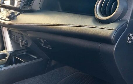 Toyota RAV4, 2017 год, 3 200 000 рублей, 7 фотография