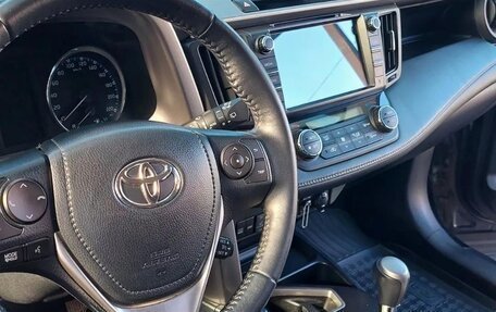 Toyota RAV4, 2017 год, 3 200 000 рублей, 2 фотография