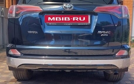Toyota RAV4, 2017 год, 3 200 000 рублей, 8 фотография