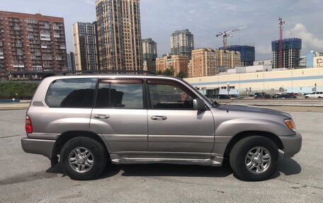 Toyota Land Cruiser 100 рестайлинг 2, 2002 год, 1 950 000 рублей, 4 фотография