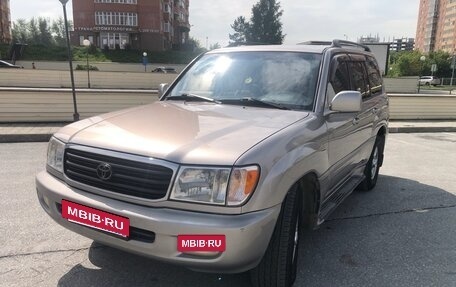 Toyota Land Cruiser 100 рестайлинг 2, 2002 год, 1 950 000 рублей, 3 фотография