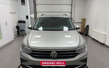 Volkswagen Tiguan II, 2021 год, 2 918 000 рублей, 3 фотография