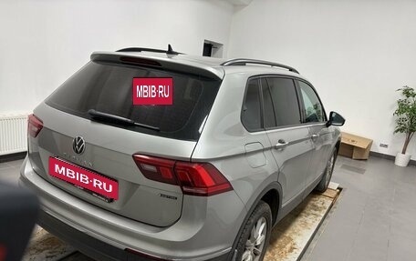 Volkswagen Tiguan II, 2021 год, 2 918 000 рублей, 2 фотография