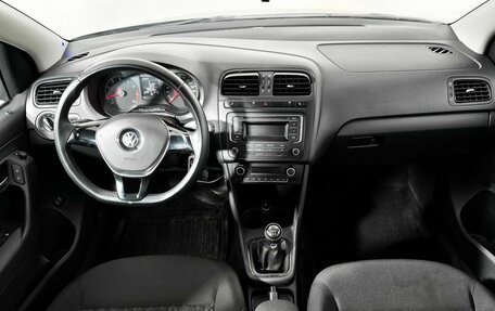 Volkswagen Polo VI (EU Market), 2015 год, 989 000 рублей, 15 фотография