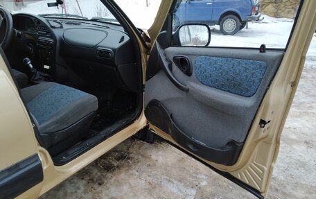 Chevrolet Niva I рестайлинг, 2004 год, 193 000 рублей, 6 фотография